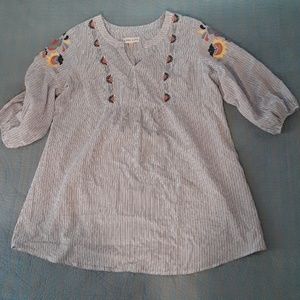 Knox rose XXL embroidered brouse